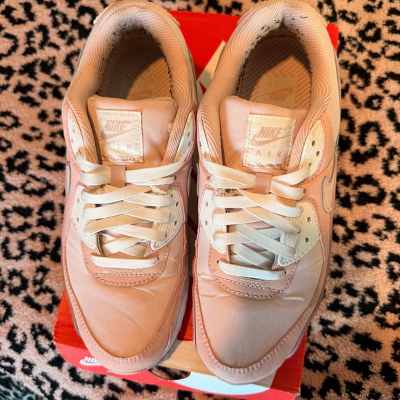 Women’s Nike Air Max 90 in Barely Rose - Picture 2 of 6